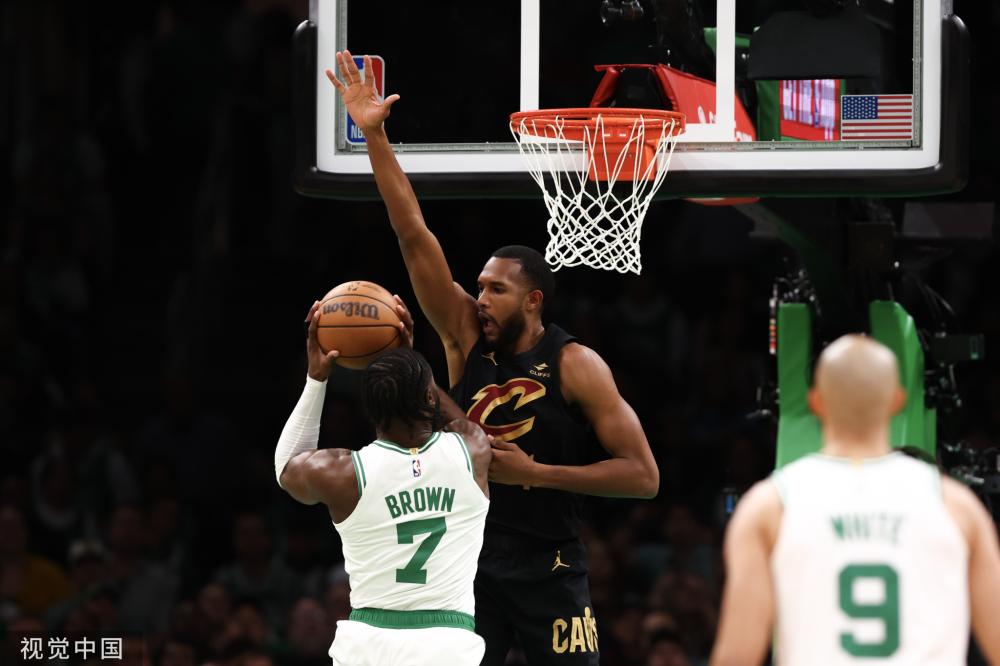 综合考量下 综合考量下