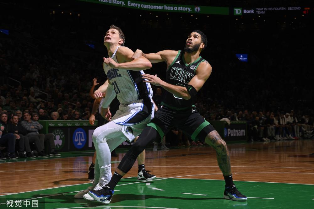 斜体突出了 斜体突出了